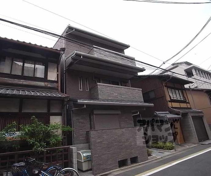 【シャーメゾン舞鶴】間取