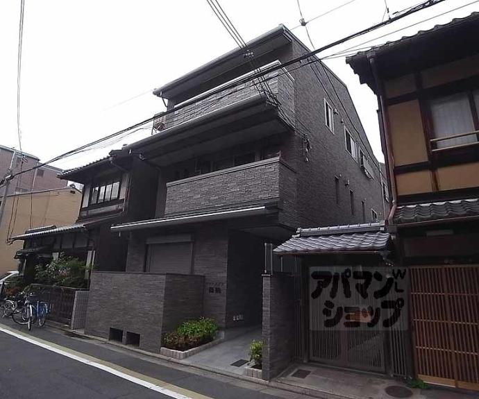 【シャーメゾン舞鶴】間取