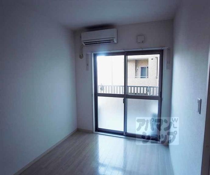 【ソレイユ御所南】間取