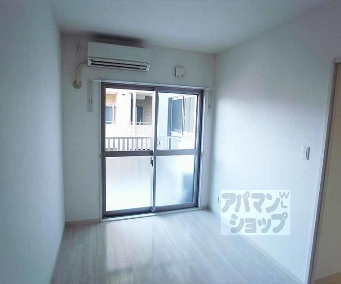 【ソレイユ御所南】間取