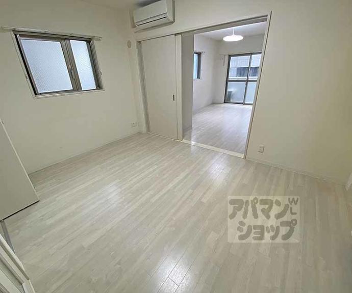 【ソレイユ御所南】間取