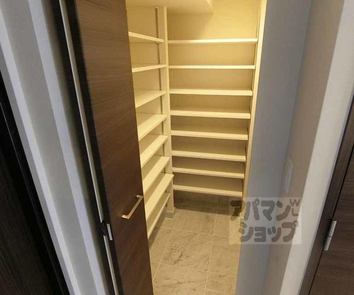 【プレサンスロジェ四条大宮駅前】間取