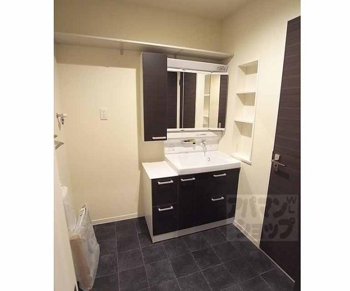 【セレーナ室町】間取