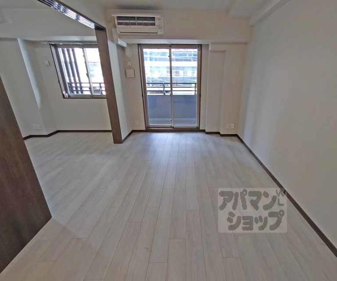 【ＳＯＨＯ烏丸】間取
