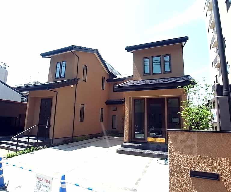 Ｃａｓａ　ｄｅｌｌ＇Ａｌｂｅｒｏ－ｋａｎｅｋｏ－釜座邸