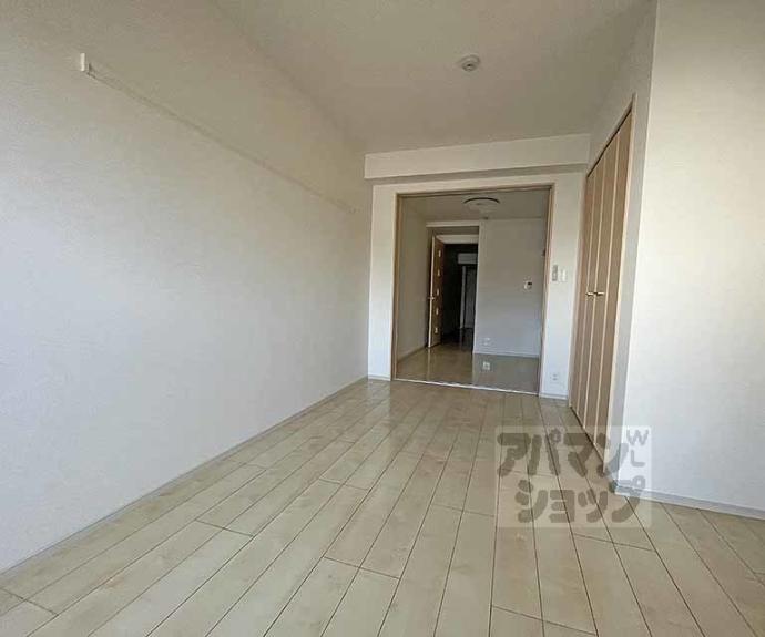 【ロアンヌ清水】間取