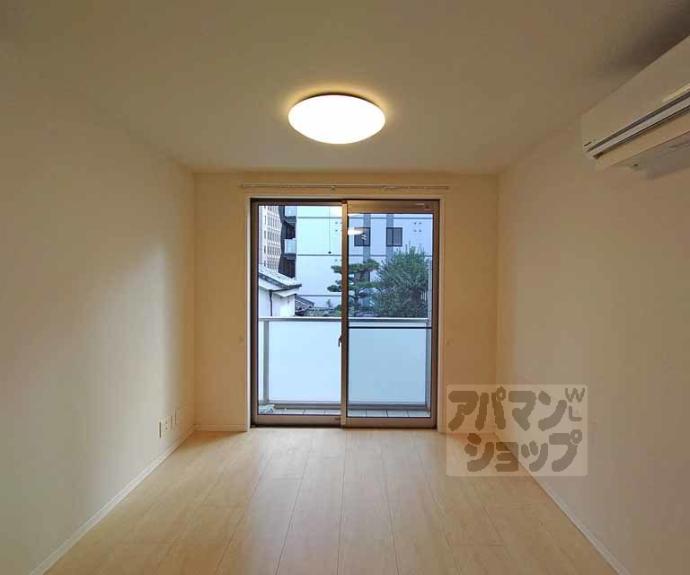 【シャーメゾン河原町五条】間取