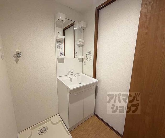 【ＱＵＩＮＴＯ五条烏丸】間取