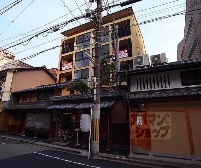 【ヴィラスタジオーネ御所南】間取