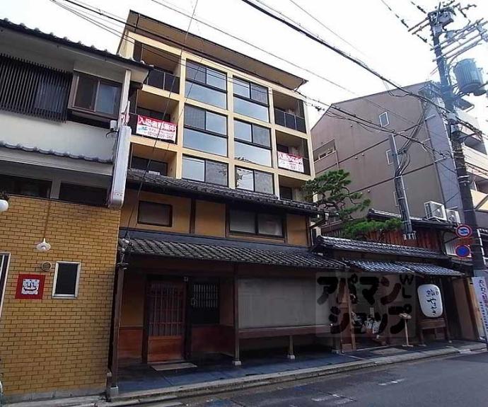 【ヴィラスタジオーネ御所南】間取