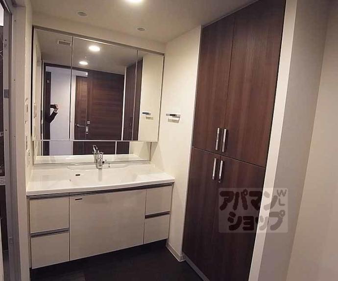 【リソシエ西洞院センシア】間取