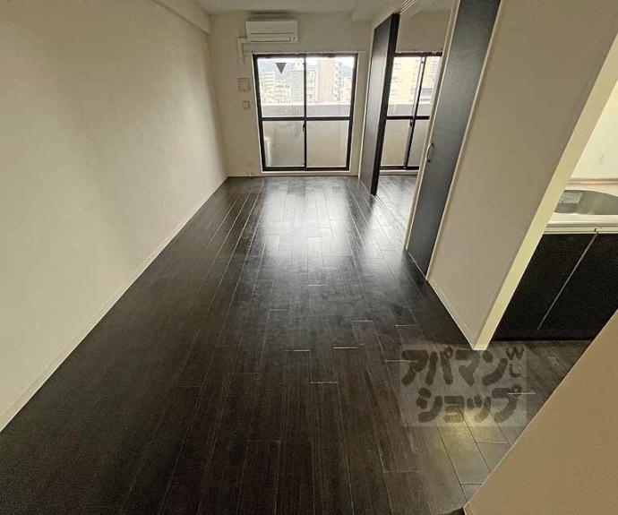 【ラトゥール二条御所南】間取