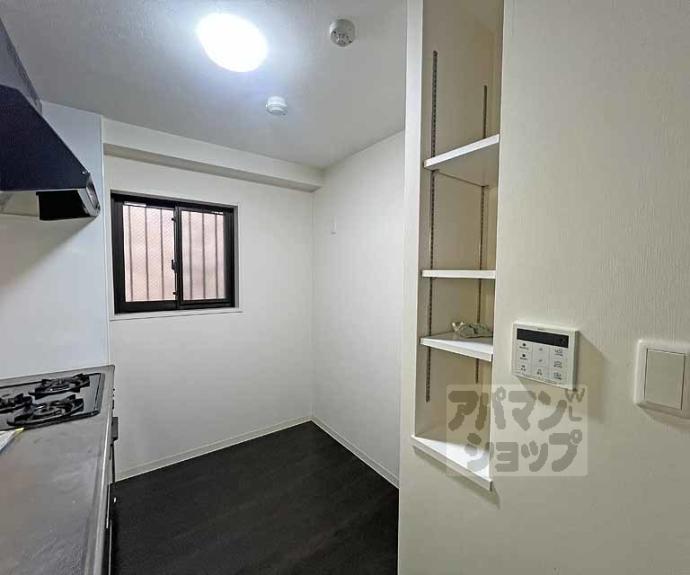 【ラトゥール二条御所南】間取