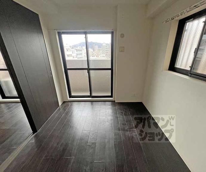 【ラトゥール二条御所南】間取