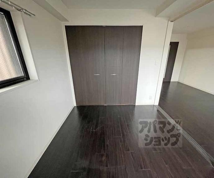 【ラトゥール二条御所南】間取