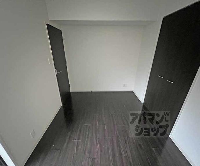 【ラトゥール二条御所南】間取