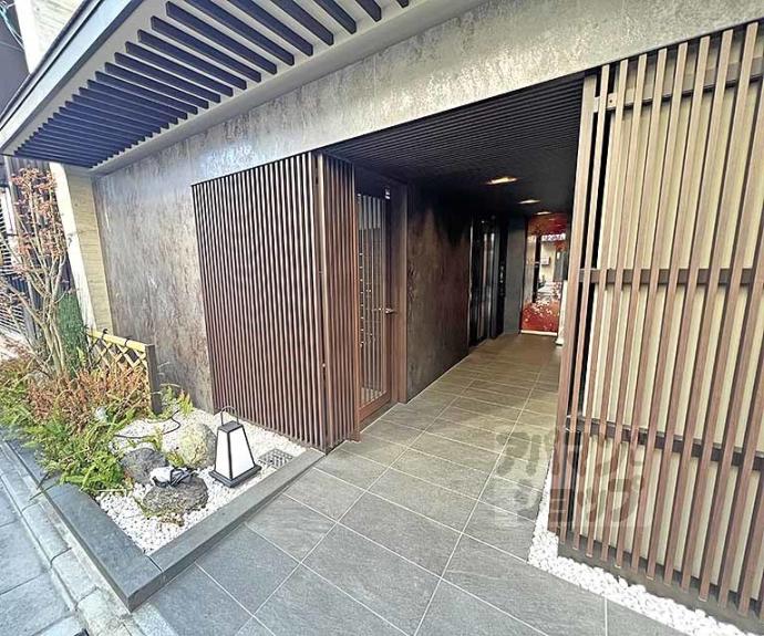 【ロジュマン京都三条柳馬場】間取