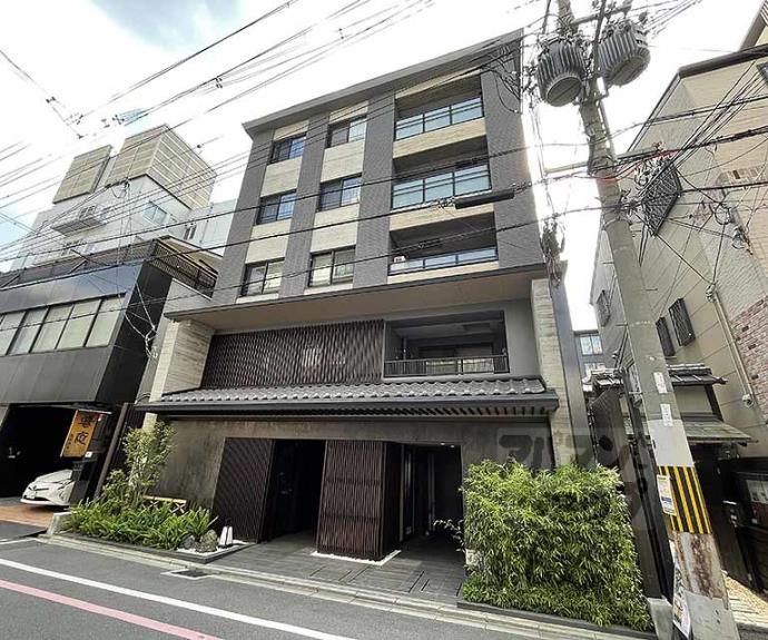 【ロジュマン京都三条柳馬場】間取