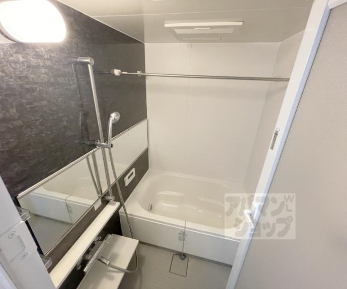 【コンフォールパレ新町二条】間取