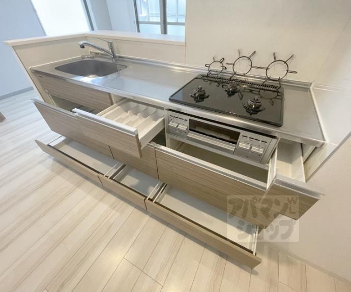 【コンフォールパレ新町二条】間取