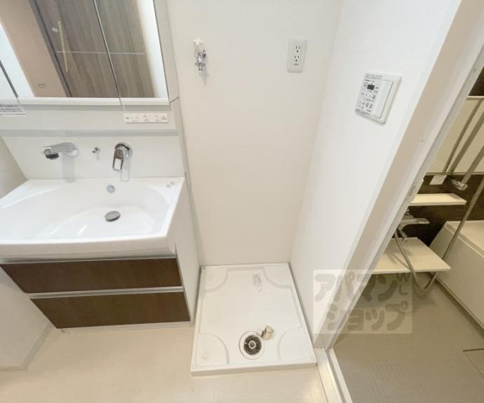 【コンフォールパレ新町二条】間取