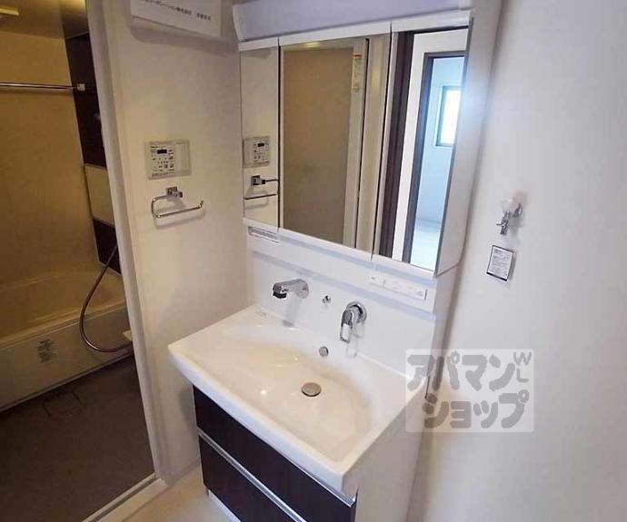 【コンフォールパレ新町二条】間取