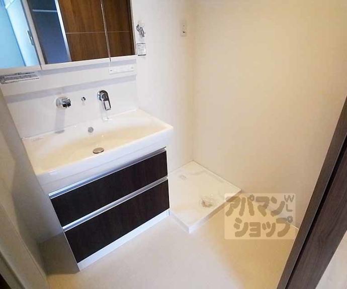 【コンフォールパレ新町二条】間取