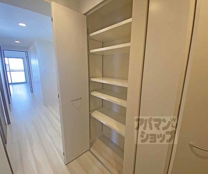 【コンフォールパレ新町二条】間取