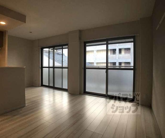 【コンフォールパレ新町二条】間取