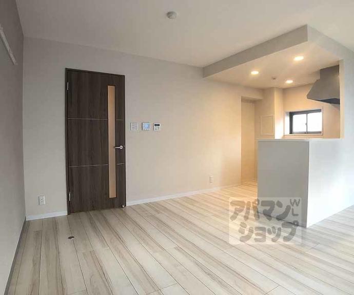 【コンフォールパレ新町二条】間取