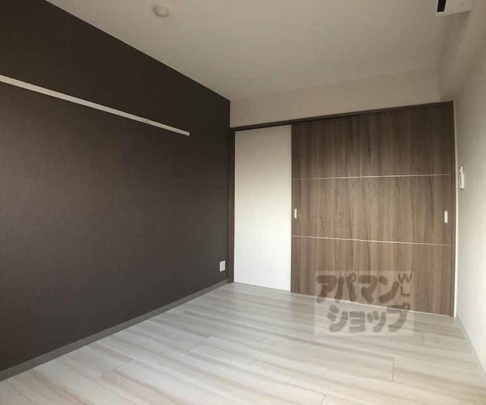 【コンフォールパレ新町二条】間取