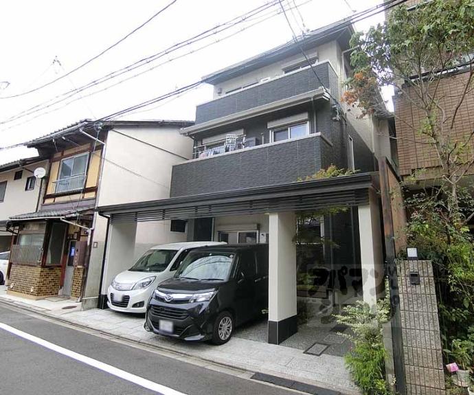 【シャーメゾン二条城】間取