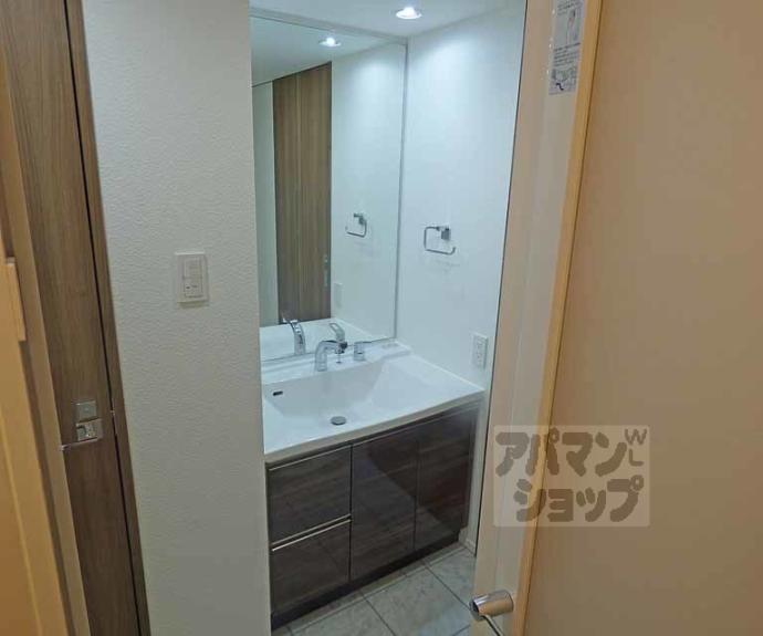 【リーガル京都二条城前】間取