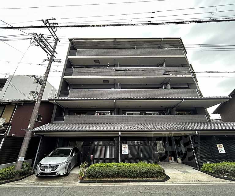 プレサンスロジェ二条城前