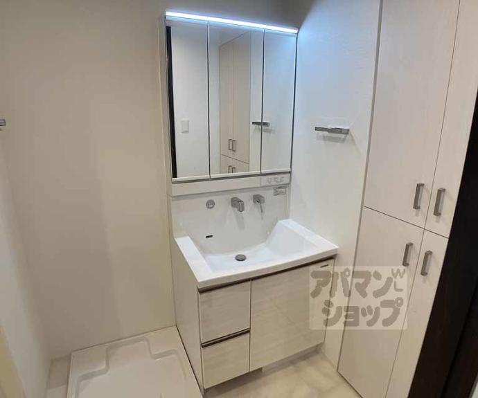 【Ｒｉｖｉｅｒｅ　Ｇａｕｃｈｅ　寺町二条】間取