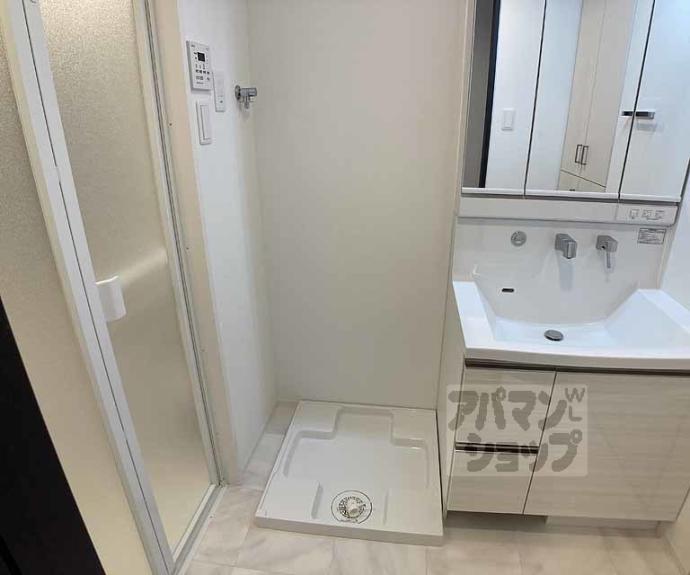 【Ｒｉｖｉｅｒｅ　Ｇａｕｃｈｅ　寺町二条】間取