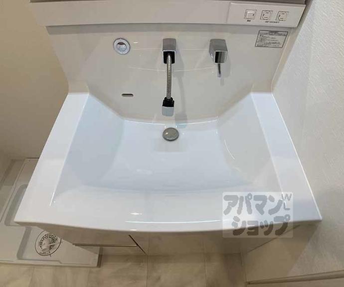 【Ｒｉｖｉｅｒｅ　Ｇａｕｃｈｅ　寺町二条】間取