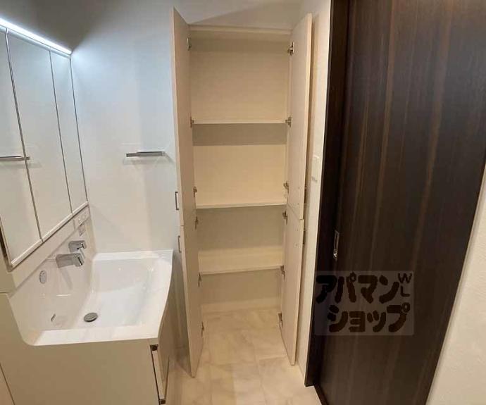 【Ｒｉｖｉｅｒｅ　Ｇａｕｃｈｅ　寺町二条】間取