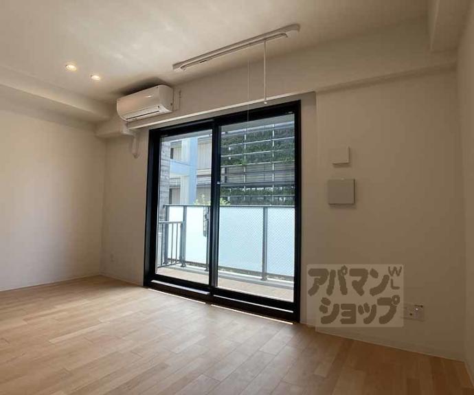 【Ｒｉｖｉｅｒｅ　Ｇａｕｃｈｅ　寺町二条】間取