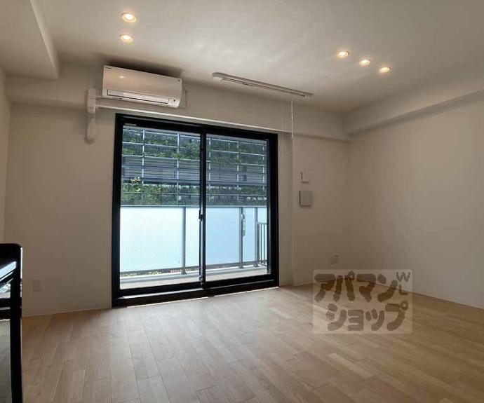 【Ｒｉｖｉｅｒｅ　Ｇａｕｃｈｅ　寺町二条】間取