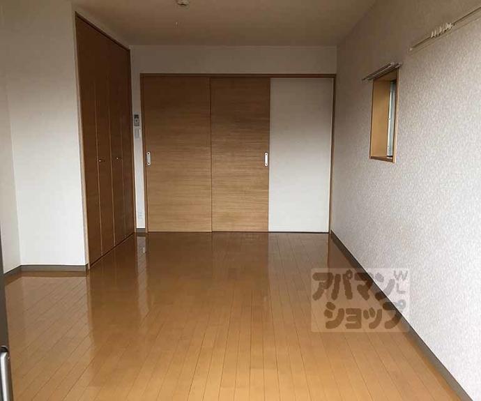 【カーレッジ桂】間取