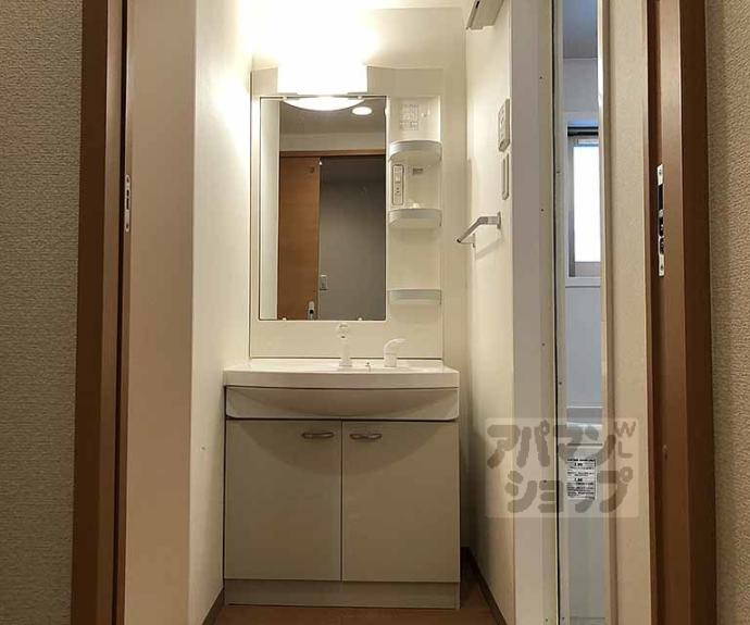 【カーレッジ桂】間取