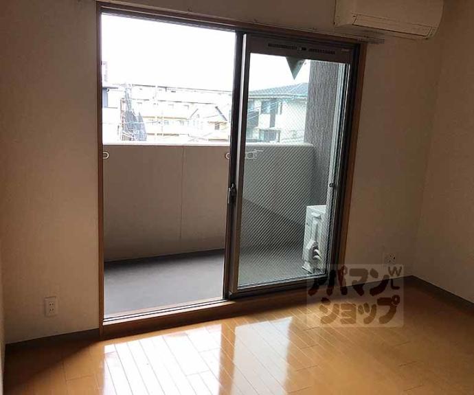 【カーレッジ桂】間取