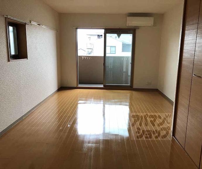 【カーレッジ桂】間取