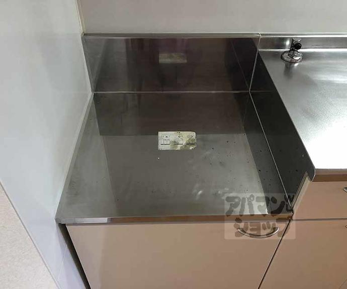 【カーレッジ桂】間取