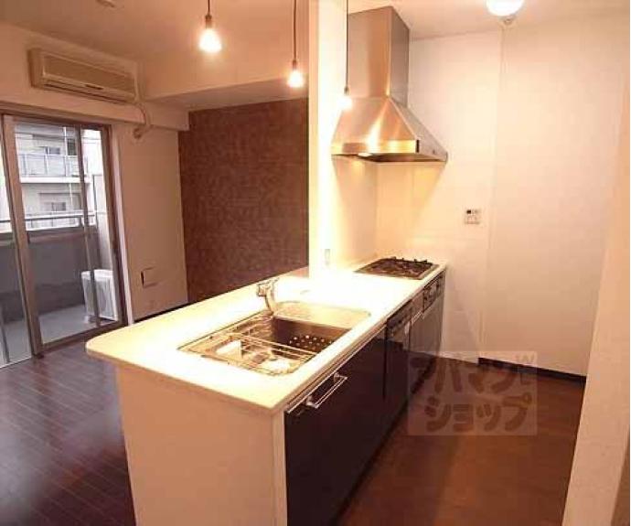 【アンビエント西院ダイヤモンドイースト】間取