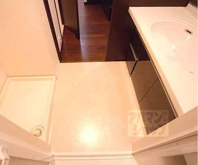 【アンビエント西院ダイヤモンドイースト】間取