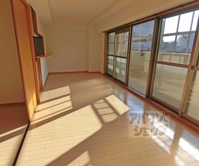 【ディアコート葛野三条】間取