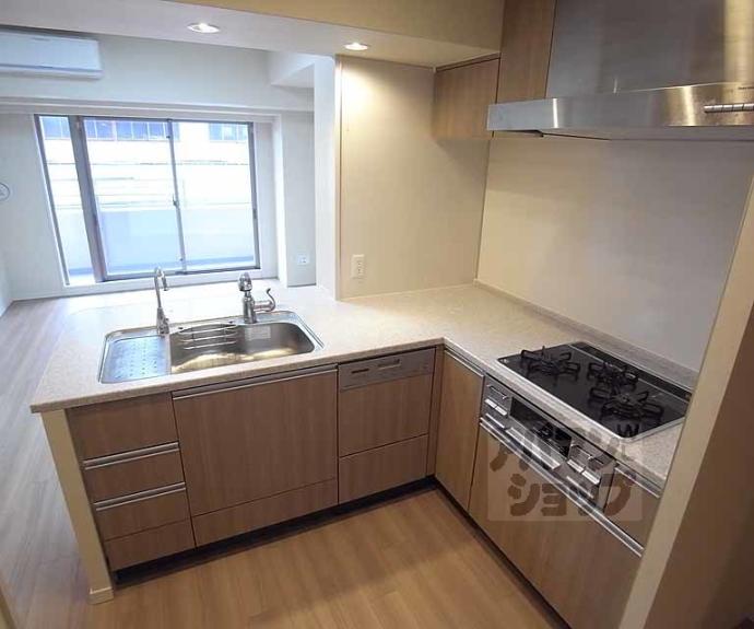 【プレサンスロジェ京都二条】間取