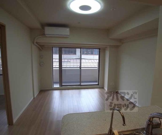 【プレサンスロジェ京都二条】間取